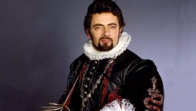 Rowan Atkinson in Blackadder II